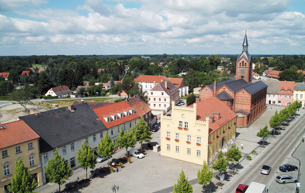 Peitz Markt, Rathaus, Kirche
